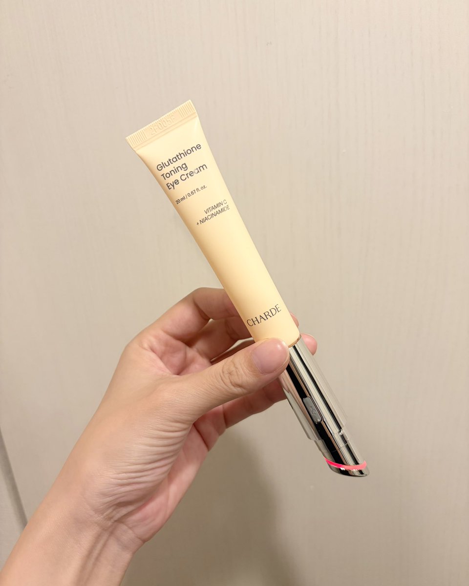 uraakachan888's tweet photo. 夜のスキンケアに
“ご褒美アイクリーム”。
CHARDE
グルタチオン振動アイクリーム
くすみと疲れた目元をやさしくケア。
翌朝のすっきり感がうれしい🤍🤍
#PR #charde #アイクリーム
🔗https://t.co/OIEmXWaV2V https://t.co/N0XTRiKm6H