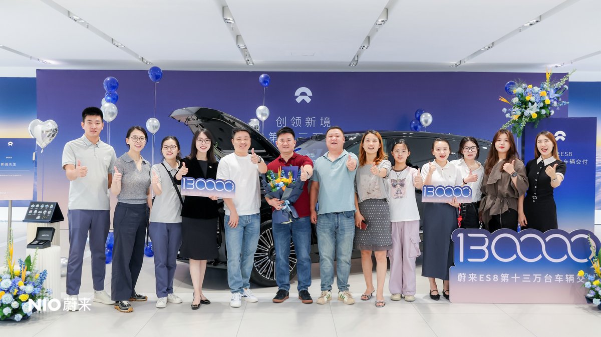 WilliamLiNIO's tweet photo. Today, we delivered the 130,000th NIO ES8, just 305 days after the first deliveries!🎉 In the first half of 2026, the ES8 led sales in both China's large SUV segment and the RMB 400,000+ segment.
Thanks for all your support! Let's Power Up! Let's Jiadian!⚡
#NIO #NIOES8 #BlueSkyComing