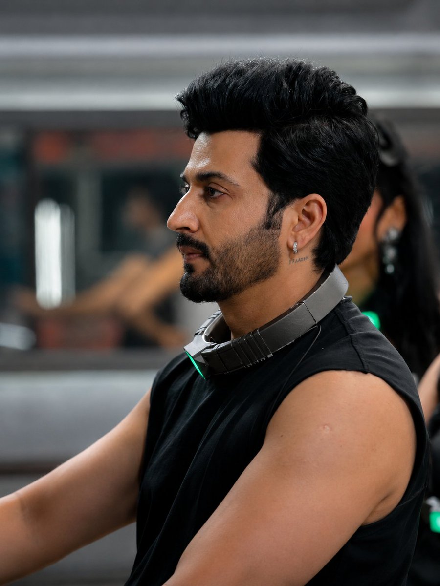DheerajDhoopar's tweet photo. One look and you know why he's the Most Wanted Munda. ❤️ Our forever Starboy! ✨🫶 
- Team DD

#DheerajDhoopar #LockUpp https://t.co/3sS93O09X0
