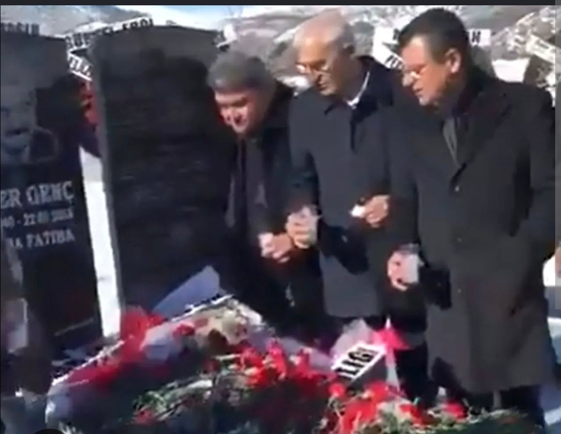 Ulas4358's tweet photo. @gulsum_khrmn @eczozgurozel Bu fotoğraftan önce belki ama sonrasındaki görüntüye bakarsak zor Ms.Gaia https://t.co/ZbZVs12Nj0