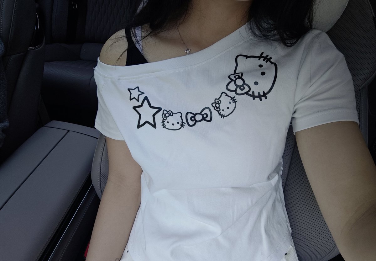 SikL827's tweet photo. 嘿嘿和老公 https://t.co/JzUDdR6ECI