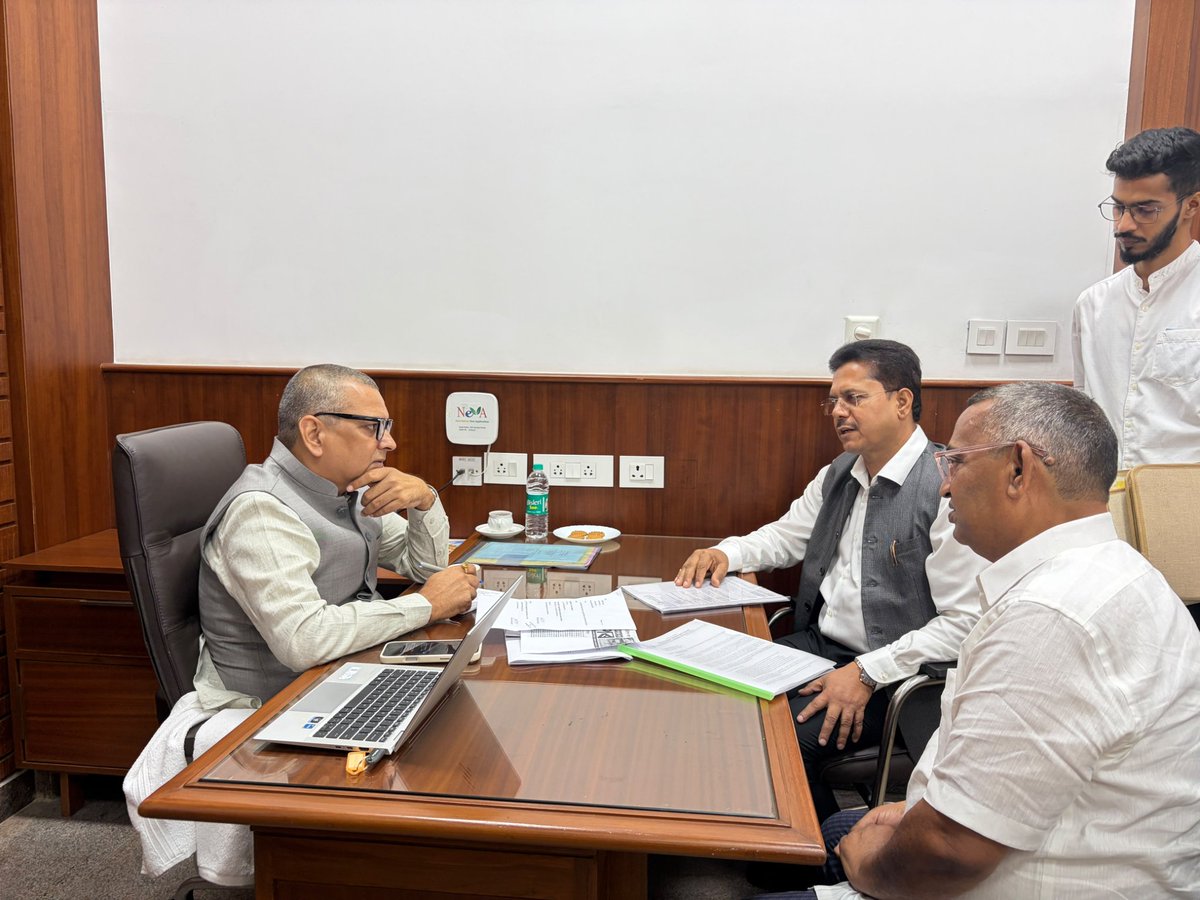 BhupenKBorah's tweet photo. Today, along with the Chairperson of Narayanpur Municipal Board under my Bihpuria Legislative Assembly Constituency, I had the privilege of meeting Hon'ble Minister for Urban Development, Sri Kaushik Rai, and discussing various developmental projects for the area. The Hon'ble Minister responded very positively and assured his support for the timely implementation of these initiatives aimed at strengthening urban infrastructure and improving public amenities in Narayanpur.