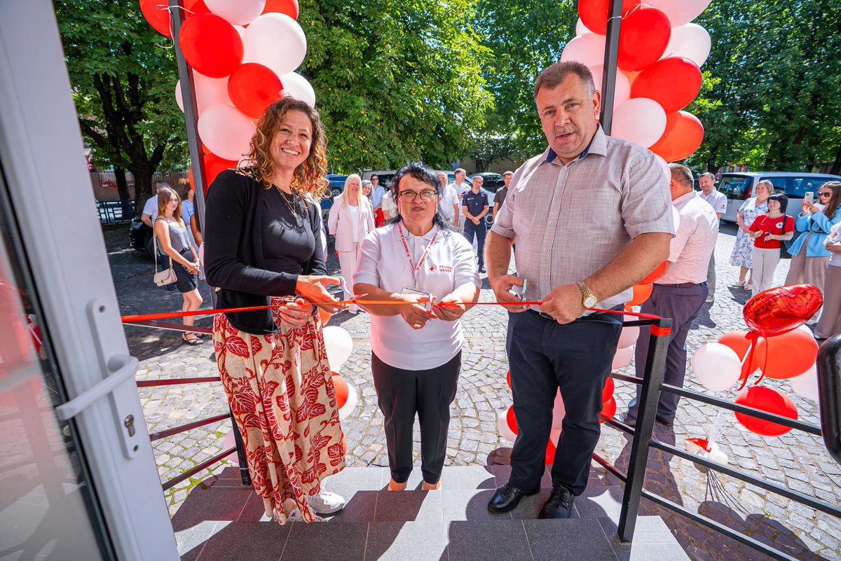 RedCrossUkraine's tweet photo. ⭐ The Ukrainian Red Cross #CommunityCenter has officially opened in Irshava, #Zakarpattia, offering social counselling, psychosocial support, training, and community activities to strengthen local resilience and inclusion. 🤝@roteskreuzat @PunainenRisti #SocialSupport https://t.co/idKu2H3EeR