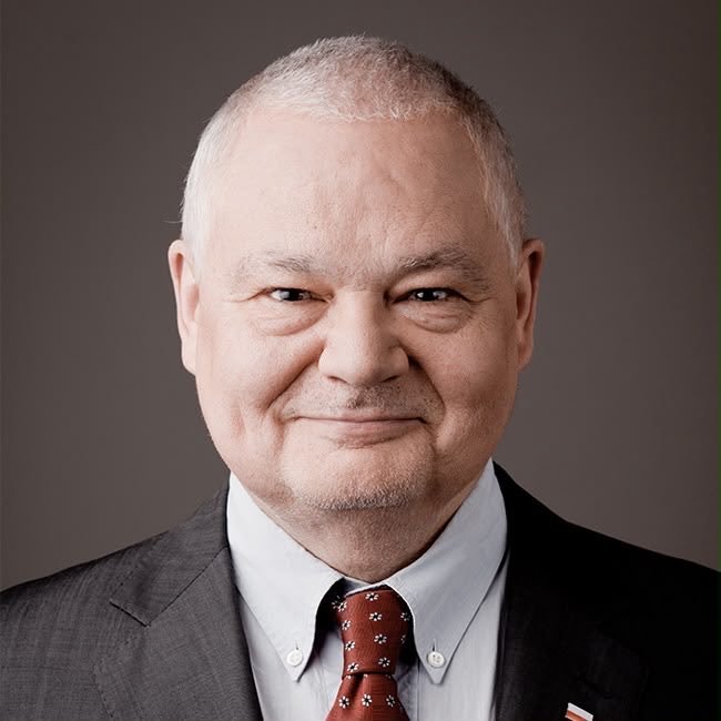 mdunaj43's tweet photo. Lubię tego gościa, Adam Glapiński ma w dupie Tuska, Żurka, Kierwińskiego i robi swoje, złoto płynie do Polski, a uśmiechnięte kurwy wyją. https://t.co/ZWeXyYVmfg