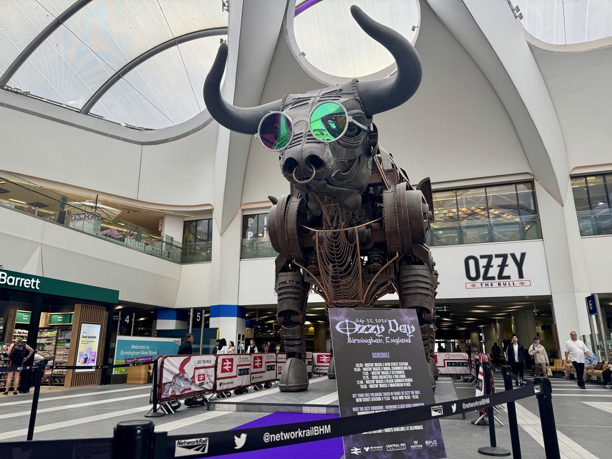 Birmingham New Street tweet media