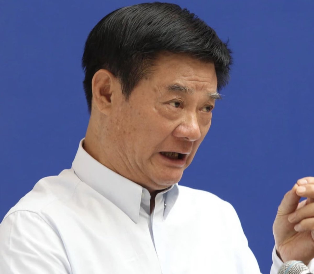 LuBtc888's tweet photo. 期货市场最猛的四大天王：

北丐 - 傅海棠：

号称农民哲学家，擅长猛战营下仓，频繁交易就是个意思。

09年搅动大蒜市场，一举赚下600万，4年后冲击棉花再揽1.2亿，16年凭借商品拐点连续斩获10个小目标，

仅用26年5万元起步，终将财富炼成冰冷的20亿。

东邪 - 葛卫东：

混沌之王，��靠敏锐嗅觉、严格风控和波段为王，逆势布局四大杀招，2000年以10万入市，两度爆仓重生，08年做空股指商品，狂揽数十亿，

14年再次精准狙击，收获18亿，从外贸业务员到资本巨国，十几年间将10万打造200亿。

南帝 - 叶庆军：

号称期货教父，凭着眼石大势，重仓长池，基本面为王，抗压锁仓四大绝学。

90年代末以3万起步，03年大豆一战3万变5000万，08年做空再登高峰，10年棉花牛市封神，由鲜货小贩到百亿掌舵人，被誉为期货难帝。

西狂 - 林广茂：

棉花大鳄极致去世，浮盈满仓，敢赌敢顶，反手做空是他的四大狂招。

2.8万起步，曾四度爆仓卖房求生，2010年棉花牛市封神，2.8万狂翻至13亿，次年反手做空再赚7亿，

以最疯仓位和最狂打法书写出期货史上最夸张收益率，人称西狂野人。