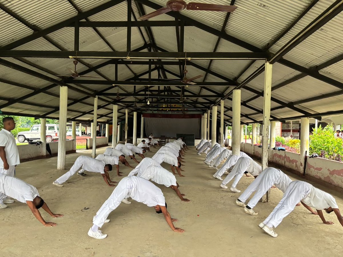 2ndapbn's tweet photo. Mass PT conducted today at 2nd Assam Police Battalion, Makum.
@CMOfficeAssam
@assampolice
@DGPAssamPolice https://t.co/siKoRH5wvI
