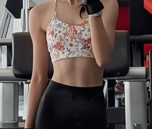 miulenaenjoyer's tweet photo. lena updated us with her abs to calm us down… this girl really knows our weakness

#lalinalena #ลีน่าลลินา https://t.co/2z7lwZezIJ