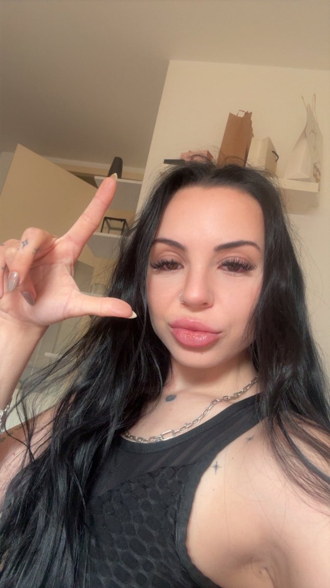 GiveMeDatCash98's tweet photo. 🔥 RT Game 🔥
Direkt am Morgen wird schon gemolken 😈

1/1/1 ❗️
Dauer: 20 Minuten ❗️
Jeder darf 2 mal kommentieren 💸

Für einen guten Start in den Morgen 💁🏻‍♀️ https://t.co/lKYjVWgebV