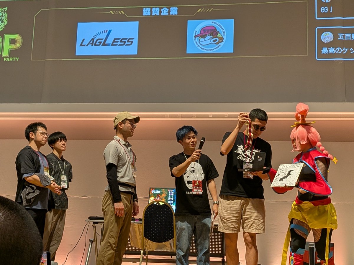 hiyunnyu's tweet photo. ケツバトラーではSINOPIコスの新月子さんと！
更衣室も一緒でケツバトラーは惹かれ合う事を確信しました🫶
壇上の新月子さんと後ろ姿の新月子さんも添えて
@newrainmoon さん https://t.co/1DOzsYAzk4