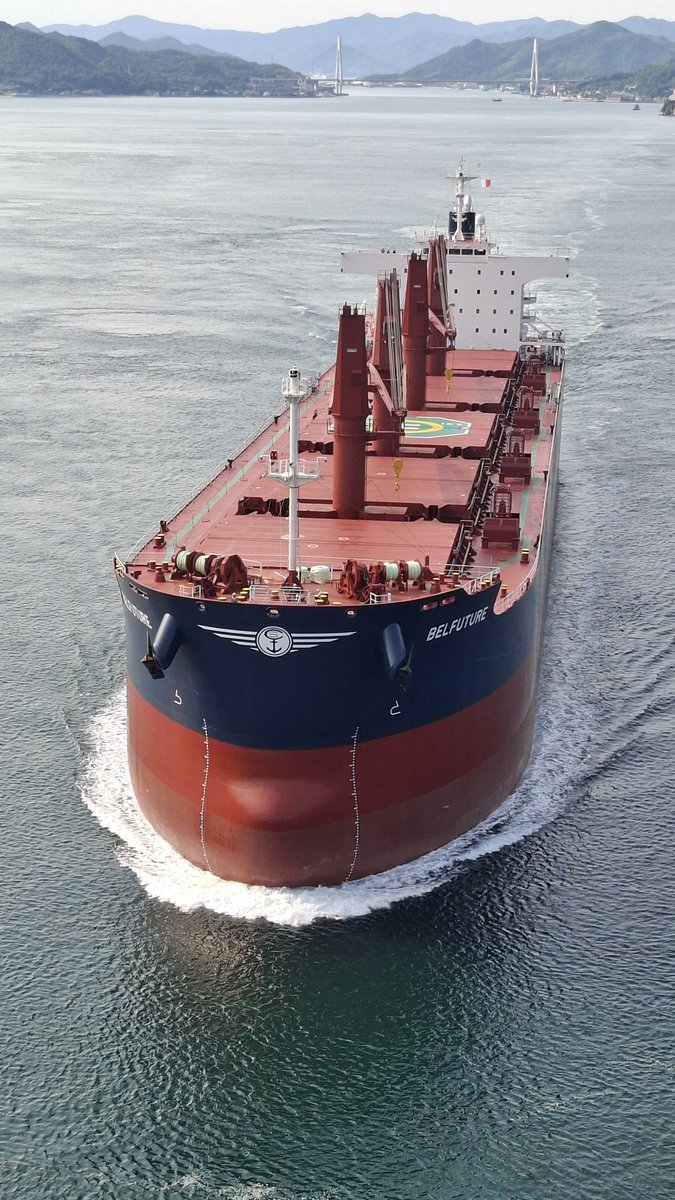 kamijima_ehime's tweet photo. ＼新造船の岩城橋下通過について🚢／
岩城橋の下を64,000ｔの新造船が通過します。
迫力のある風景を、ぜひご覧ください！

日時：７月29日（水）11時20分頃
場所：上島町岩城
詳細： https://t.co/XqJH8ivXcW https://t.co/NdwuugAD0U