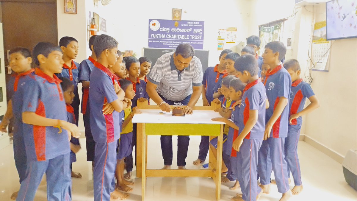 Mithra_y's tweet photo. Celebrated my 37th birthday at Yuktha Charitable Trust Bangalore 🎂 love the children ❤️ https://t.co/dbi8RRmjrY