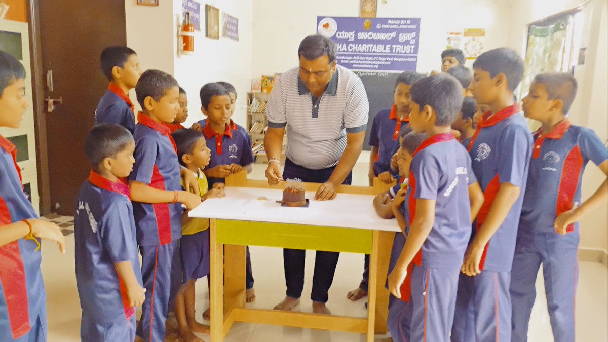 Mithra_y's tweet photo. Celebrated my 37th birthday at Yuktha Charitable Trust Bangalore 🎂 love the children ❤️ https://t.co/dbi8RRmjrY