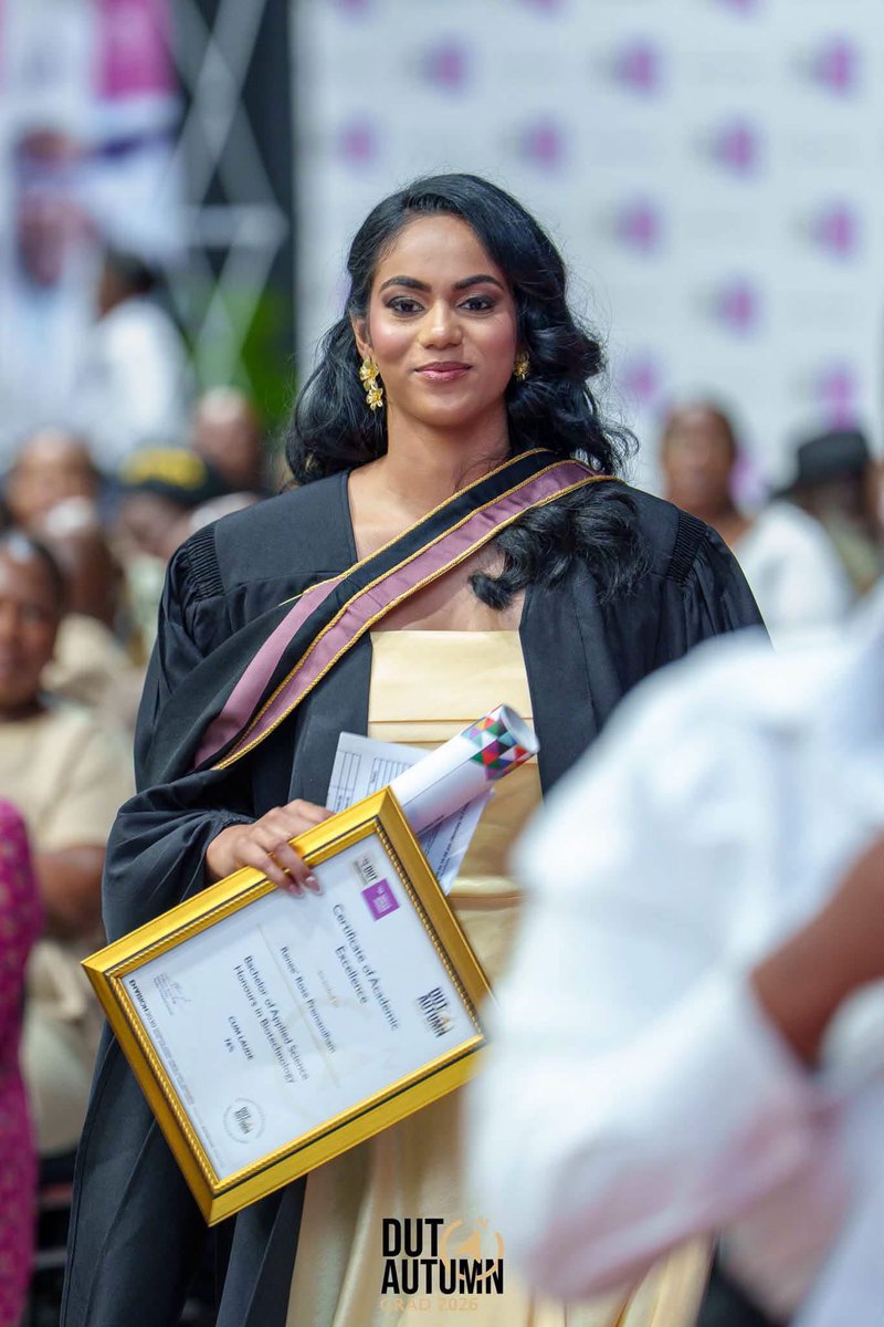DUT_Tweets's tweet photo. 🎓✨ 𝐂𝐮𝐦 𝐋𝐚𝐮𝐝𝐞 𝐢𝐧 𝐡𝐚𝐧𝐝 𝐟𝐨𝐫 𝐨𝐮𝐫 𝐀𝐝𝐚𝐩𝐭𝐢𝐯𝐞 𝐆𝐫𝐚𝐝𝐮𝐚𝐭𝐞!

Keep reaching higher and making us proud. 😊 

#AdaptiveGraduates #DUTGrad2026 #DUTProud #TheJourneyContinues #CreativeDistinctiveImpactful https://t.co/s0OzgxPzuy