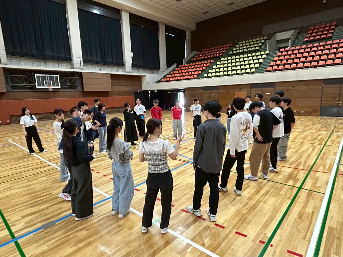 volusuta19's tweet photo. 【活動紹介】
🌷新入生歓迎会🌷

今回は5/10(日)に実施した新入生歓迎会について紹介します！

新入生同士や先輩と、協力してゲームに取り組み、楽しんでいる様子を見ることができました！👏🏻

まだまだ新入生募集してます✨

#摂南大学
#摂南大学ボランティア・スタッフズ
#新入生歓迎会
#新入生募集中 https://t.co/qkFN4tkFvf