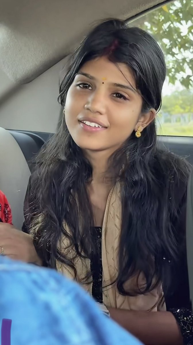 UnstaBeauty's tweet photo. Thevdiya munda chinna vayasulaya punda arippu pola athan odi poi kalyanam mudichi oll vangura https://t.co/0JqA6trn5U