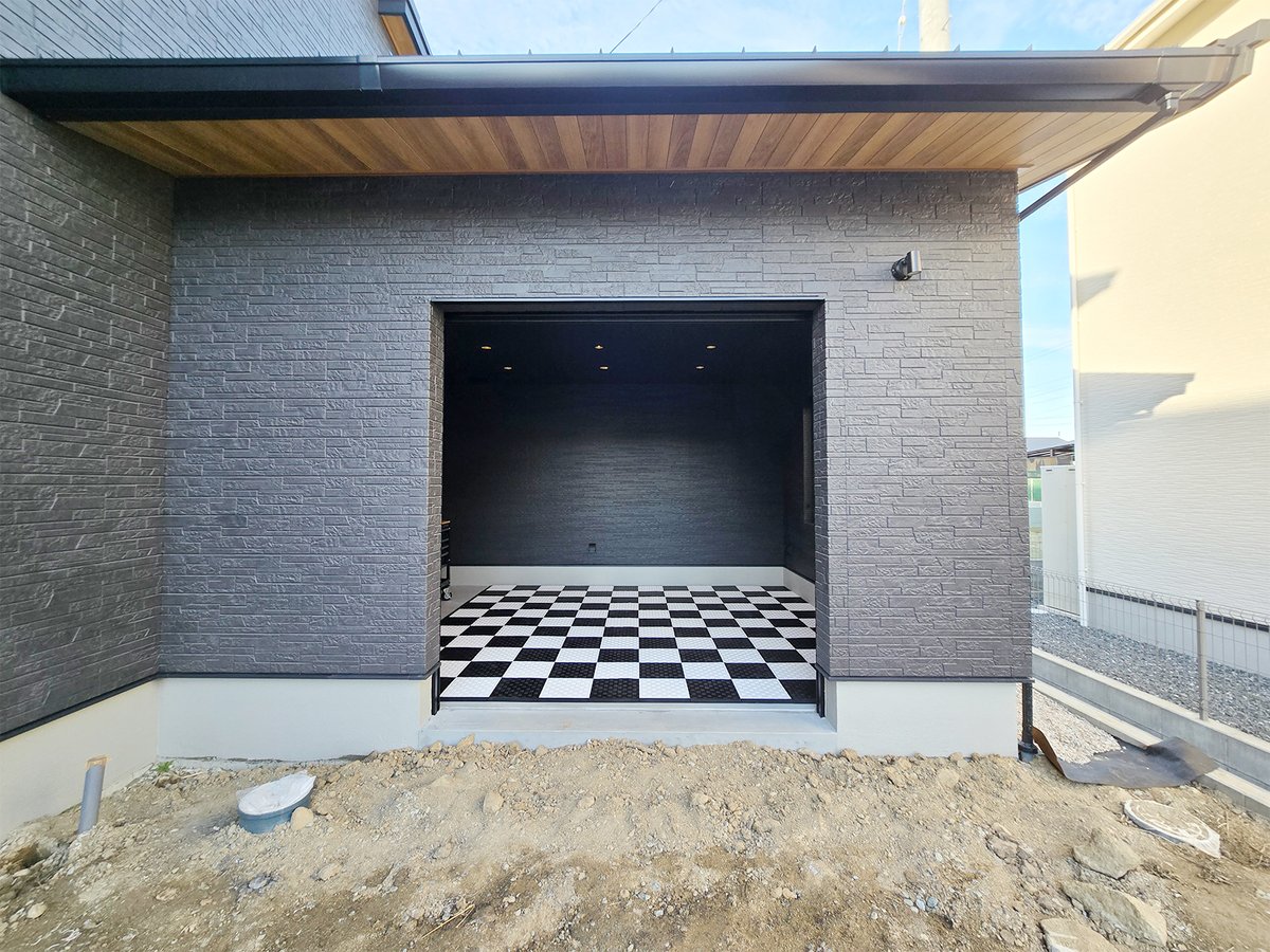 tec_tile's tweet photo. とらのすけ 様
ガレージをカッコよく仕立てたいと考えている時に、テックタイルさんのサイトを見て購入に至りました。

#テックタイル #tectile #GarageLife #ガレージライフ #フロアタイル https://t.co/ZIPnHxkoRs