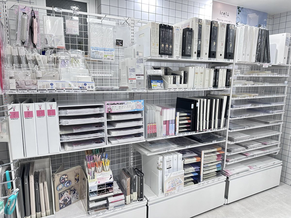 jeken_ikebukuro's tweet photo. ついにジェイホビ研究所に上陸✨

マイコレプラス各種が新入荷しました！

みんな大好きマイコレの収納力がさらに増した「プラス」シリーズが登場！！

ジェイホビ研究所の収納グッズもさらに充実😆

#マイコレ
#グッズ収納 https://t.co/NDrOy0NIRS