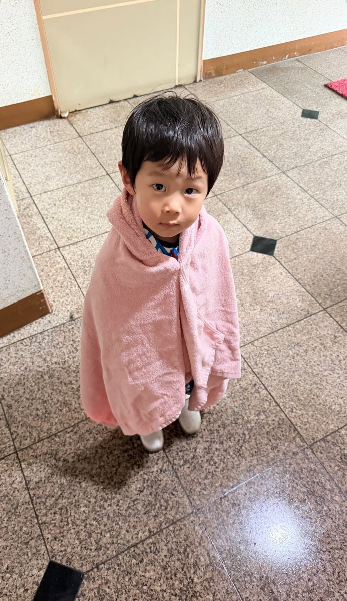 LEBG_8's tweet photo. 물놀이 거하게 즐긴 어린이 결과 : https://t.co/oa5ksA6mBa