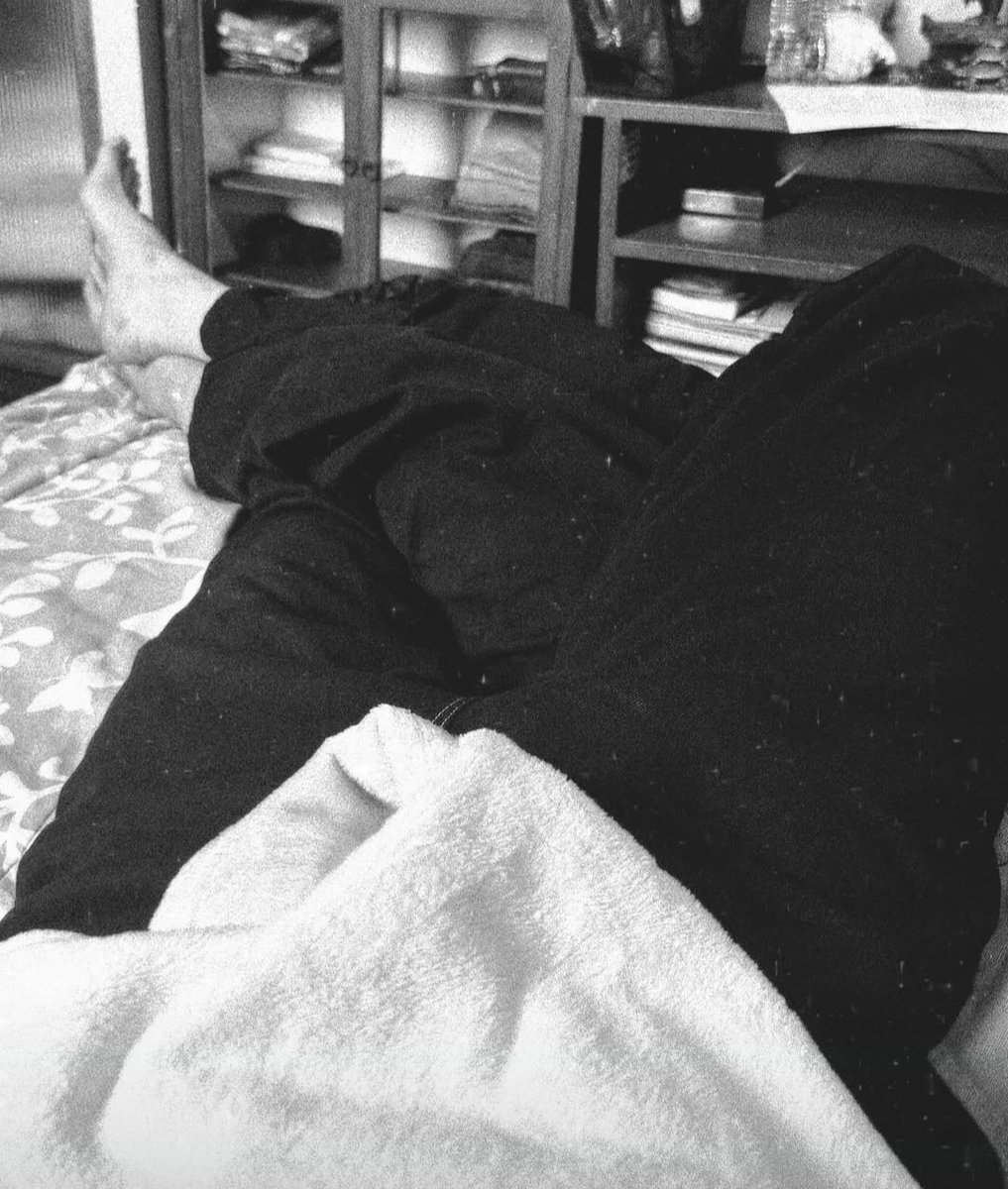Barbs2Mo's tweet photo. that skin to skin, leg between leg, head on shoulders resting with THAT ONE PERSON hits sooo different when they're WilliamEst
♡
#WilliamEst 
#วิลเลี่ยมเอส https://t.co/V7OYvBA4et