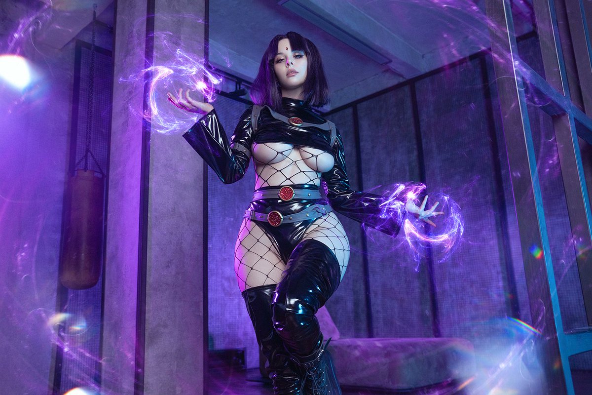 HellyValentine's tweet photo. You're staring like you've never met a demon's daughter😏 https://t.co/Ghpwi0qFJD