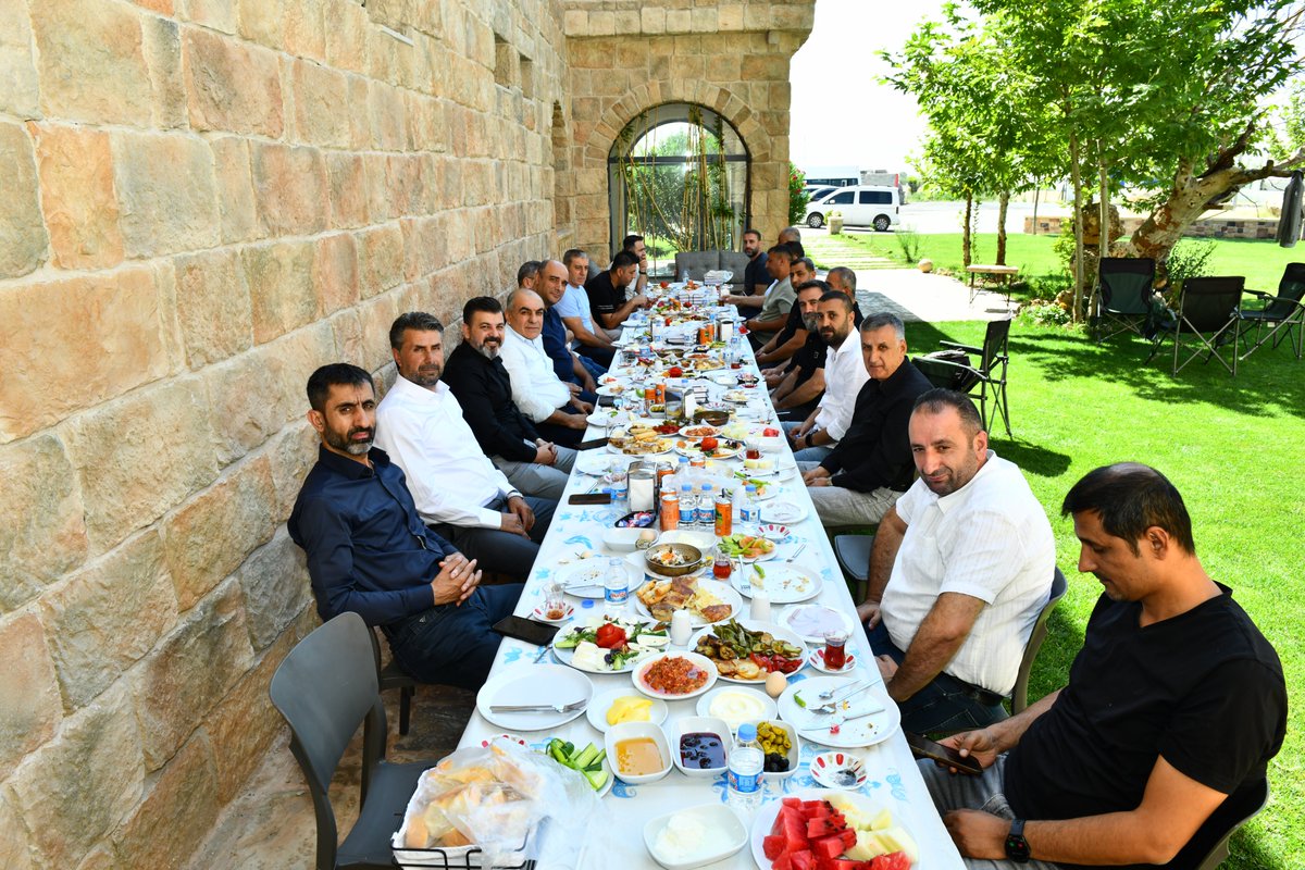 ferdikurt72's tweet photo. FERDİ KURT GÜCÜNE GÜÇ KATMAYA DEVAM EDİYOR:
DAL MECLİS ÜYESİ ADAYI OLDU!

Batman Ticaret ve Sanayi Odası Başkan Adayı Ferdi Kurt, Merart’ın kurucusu ve ikinci kuşak usta iş insanı Mehmet Şirin Dal’ın meclis üyesi adayı kadrosuna katıldığını açıkladı.

Dal’ın adaylığı, Batman Organize Sanayi Bölgesi’ndeki sanayiciler arasında geniş bir teveccühle karşılanıyor.

#FerdiKurt #BATSO #Batman