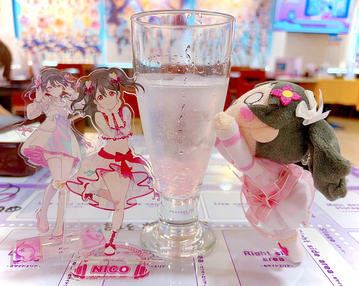 noesie0120's tweet photo. にこちゃん誕生日祝いに、コラボカフェ行ってきました🐈🐾

祭壇めちゃめちゃ可愛かった〜(((o(💗´▽`💗)o)))

バースデーのドリンクも、いつも通り美味しかったです🥂💕

にこちゃん、改めて、お誕生日おめでとう🥳🎀⟡.·*.

#矢澤にこ誕生祭2026 
#矢澤にこ生誕祭2026 https://t.co/H3iMvSaIKI