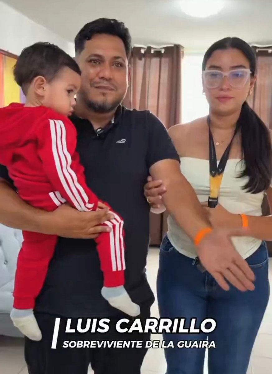 InformadorVeraz's tweet photo. El "dotol" luis carrillo recibió nueva vivienda en Fuerte Tiuna.
Es médico integral comunitario ....
Primero los enchufados. Los demás deben esperar. 
Y si es que .... https://t.co/tUY4WLdIvT