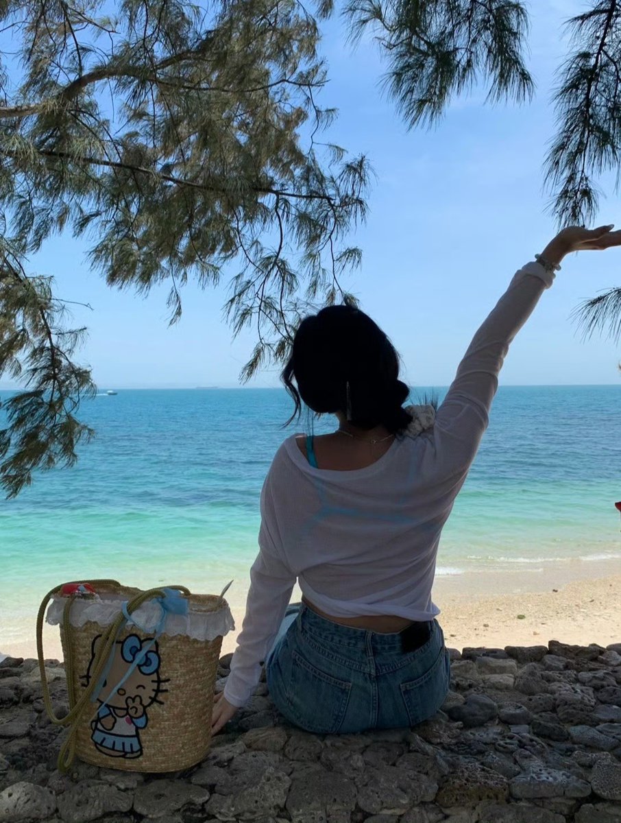 hehehehezzz1's tweet photo. Spontaneous coastal day trip hit different—waves crashing, salt in the air, and the best hidden beach snacks I’ve had all year. Can’t wait to come back! https://t.co/61G5C6MrIK