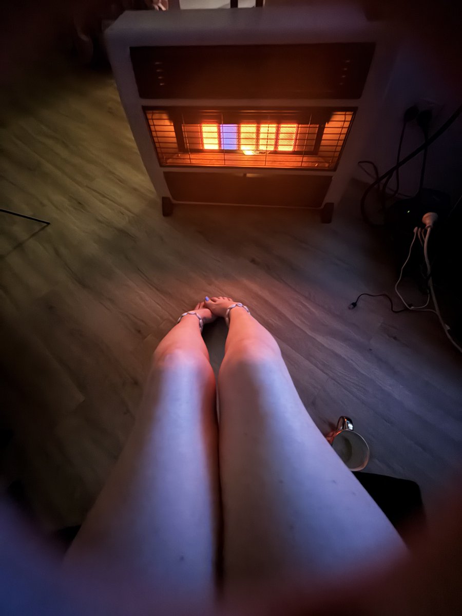 goddessbabi3's tweet photo. What my days off are looking like.. feeling like the queen I am 😂👸✨

Findom ausfindom spoiltbrat bratty finbrat finsubs fincucks feetfreaks footcucks feetsubs https://t.co/UO8C7qVg9w