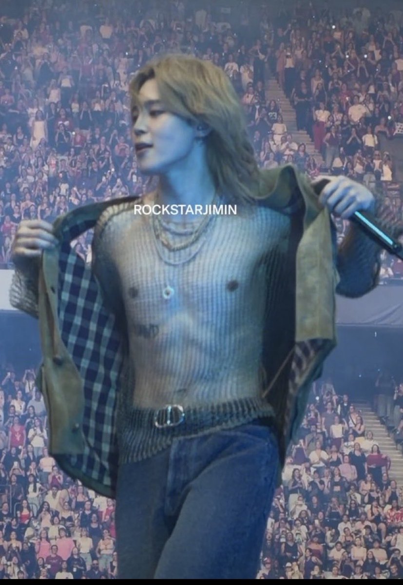 Noahhh22002's tweet photo. could dior put him in lower-rise pants 👉👈 https://t.co/DR0MTDzINM
