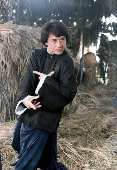 EmmyBright27's tweet photo. Which of these action legend made your childhood memorable?

Jackie Chan              Or      Jet Li https://t.co/8V6D7UNfUk
