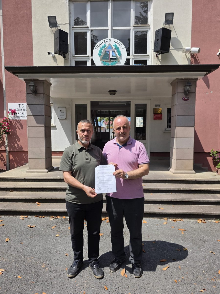 trabzonihh's tweet photo. Her kurumun bir su kuyusu olsun projesi kapsamında Trabzon Fen Lisesi, Fildişi Sahili'nde açılmak üzere bir su kuyusu ile projemize destek verdi. Okul müdürümüze, öğretmenlerimize, öğrenci ve velilerimize teşekkür ederiz.  #iyilikherzamanheryerde https://t.co/2zqnxV5Rz9