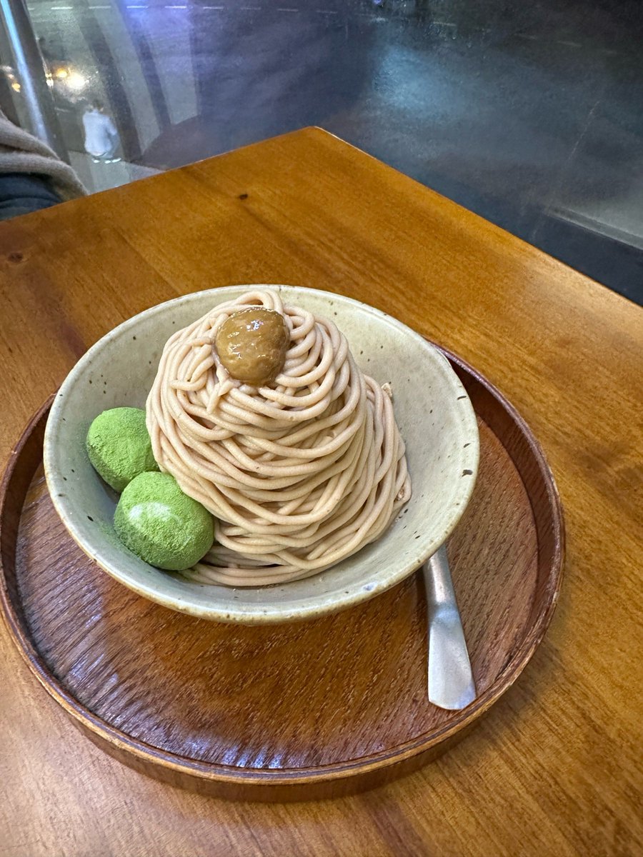 mujigaebamsa's tweet photo. Just shared my go-to snack—crunchy matcha rice crackers! Perfect midday pick-me-up that’s not too sweet and totally addictive. Who else loves these https://t.co/huKeNQ6x0w