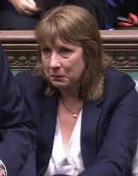 enoch_righ22919's tweet photo. Rachel Reeves gets £91k as an MP for Leeds and an extra £67k as chancellor total £158k approx. 

Now she’s been sacked as chancellor she gets a severance pay of at least £20 That’s a nice bonus for her messing up the country.

Oh and she gets £42k a year pension.

System stinks https://t.co/2rftIFadbl