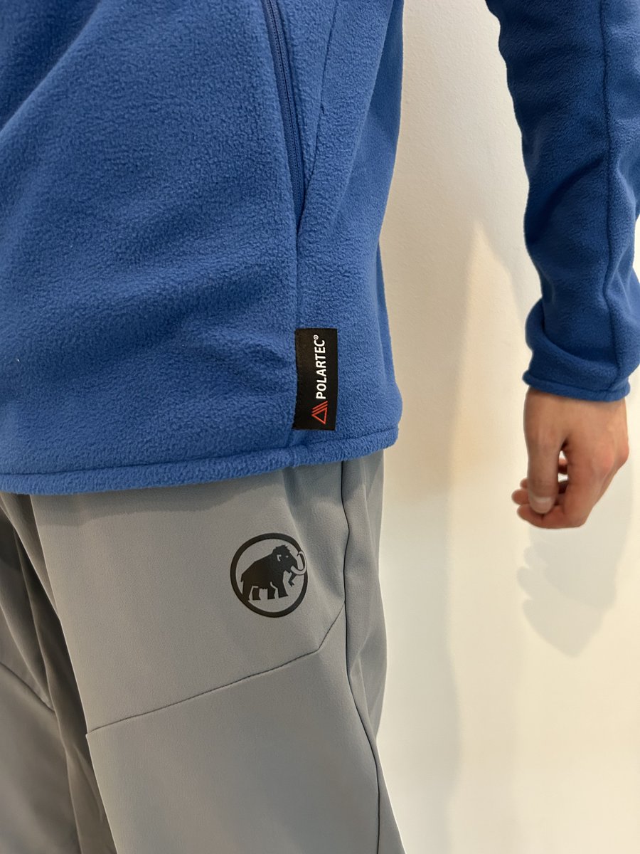 MAMMUT_JAPAN's tweet photo. 【丸の内店】次の山、何を着ていく？「Excursion ML Jacket AF」
2012年から続く人気モデルが今年アップデートされました。軽量で保温性に優れたPolartec®Micro素材を採用し、絶妙な厚みで細かな体温調整に活躍します。軽さと暖かさ、どちらも譲れない方にぜひご覧いただきたい一着です。
＃マムート https://t.co/wUQDT4ypdK