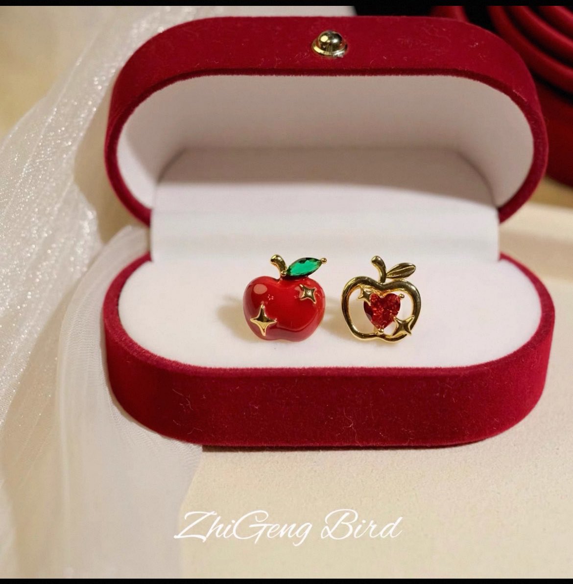 luvvly_u's tweet photo. 🍎見つけるとすぐ欲しくなるのやめたい
身につけられる体はひとつなんですよ https://t.co/uXuuVIArNp