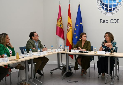 autonomosata's tweet photo. Y por eso destacamos su labor en los #PremiosATA 
https://t.co/xhp3gBaDHD

Se han presentado 13.153 solicitudes este año en Castilla-La Mancha, que son casi 3.000 más que las ayudas concedidas en 2025 con la tarifa plana plus y las subvenciones a inicio de actividad y consolidación.

¡¡Seguimos trabajando por los #autónomos!!