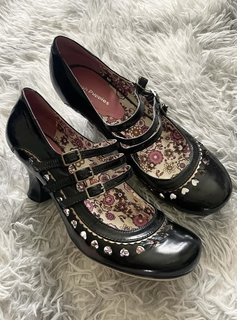 sylis04's tweet photo. I’m still thinking about those shoes https://t.co/7TvRW7nIkq