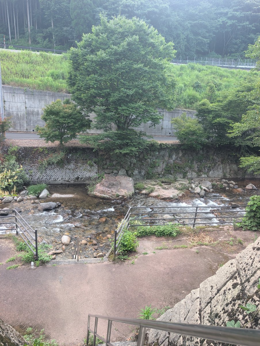 mimi0220220's tweet photo. 人が来たけ動画途中で終わり🤣

お初の道の駅✨️
次は開いてる時間に寄ろう！ https://t.co/AgkBbrPqrv