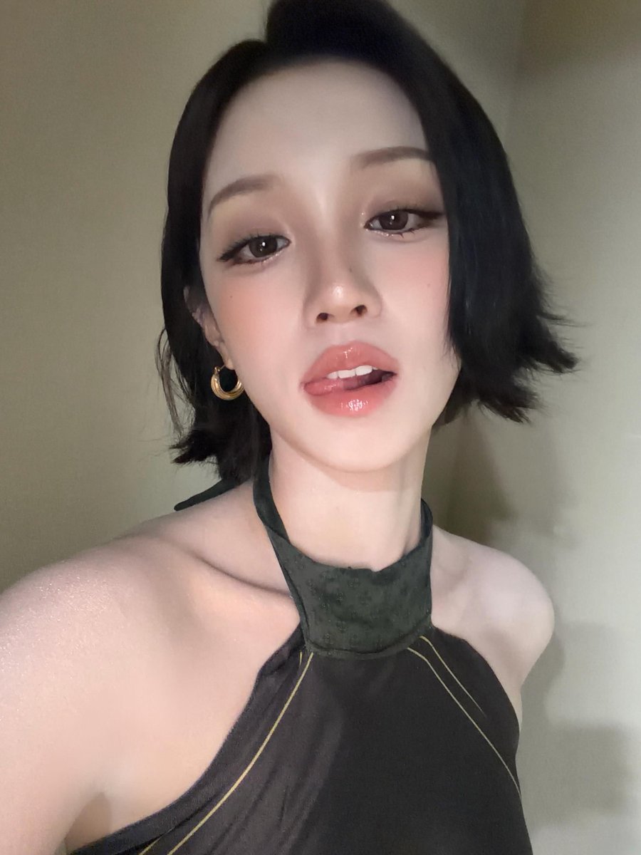 yqlovevuuu23's tweet photo. 260722 #우기 인스타🫶🏻 

#YUQI https://t.co/qGYzK6aKWD
