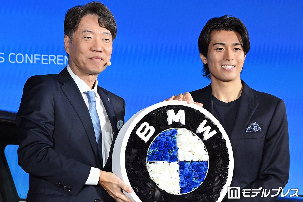 modelpress's tweet photo. 【写真追加📸】
サッカー日本代表・中村敬斗選手⚽️
https://t.co/6mowqVvycG

◽️2時間運転してパリへ🚗
◽️食リポ初挑戦で見事なコメント
◽️1番の喜びは「チームの勝利」

「THE NEW BMW iX3 Press Conference」 https://t.co/siJlfu7pHp