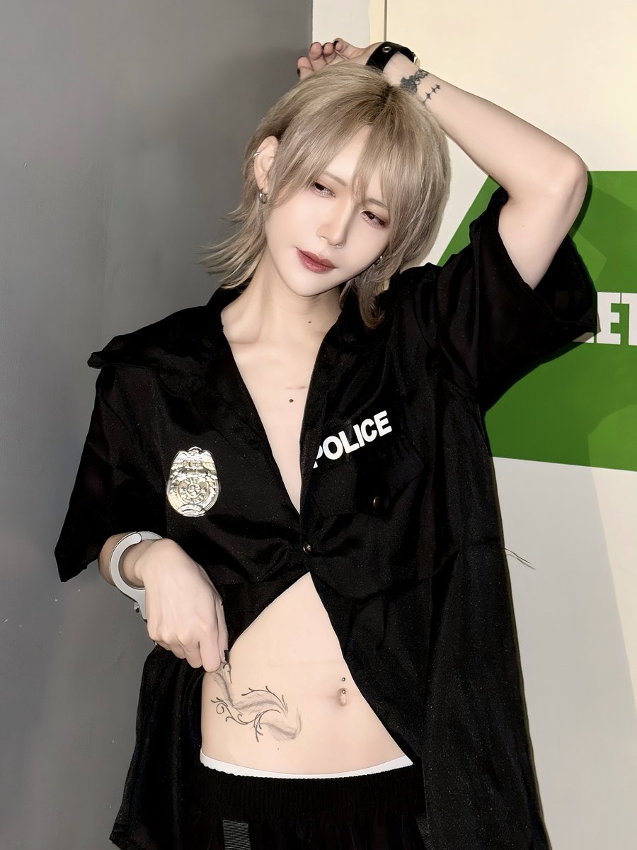 aki_iMEME's tweet photo. 存在が公然わいせつ罪でゴメン👮🏻‍♀️🚨💞 https://t.co/PBNOhFcftm