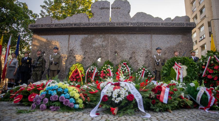 87Kambel's tweet photo. @TarasKuzio Rzeź Woli to zbrodnia niemiecka, z corocznymi obchodami 5 sierpnia i wieloma miejscami pamięci. Te niemieckie zbrodnie zostały rozliczone, w przeciwieństwie do Wolynia. Brak zgody na ekshumacje i godny pochówek ofiar to po prostu brak ludzkiej przyzwoitości. https://t.co/QbrBZYgKpM