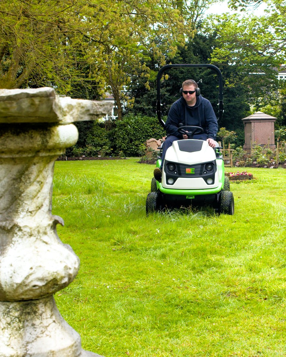 EtesiaUK's tweet photo. Years of innovation have gone into making Etesia machines what they are today.

Every machine is designed with professional users in mind, focusing on the things that matter most, reliability, performance and getting the job done, whatever the conditions. https://t.co/EVBDqFEqJy