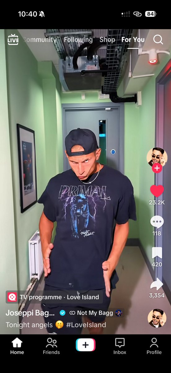 jasisland's tweet photo. he’s rinsing this weird shit bc everyone said they didn’t see his “goofy side” in the villa so now he has to show it hella on the outside💔🤦‍♀️ #loveisland #loveislanduk https://t.co/vV5DtLL9Nt