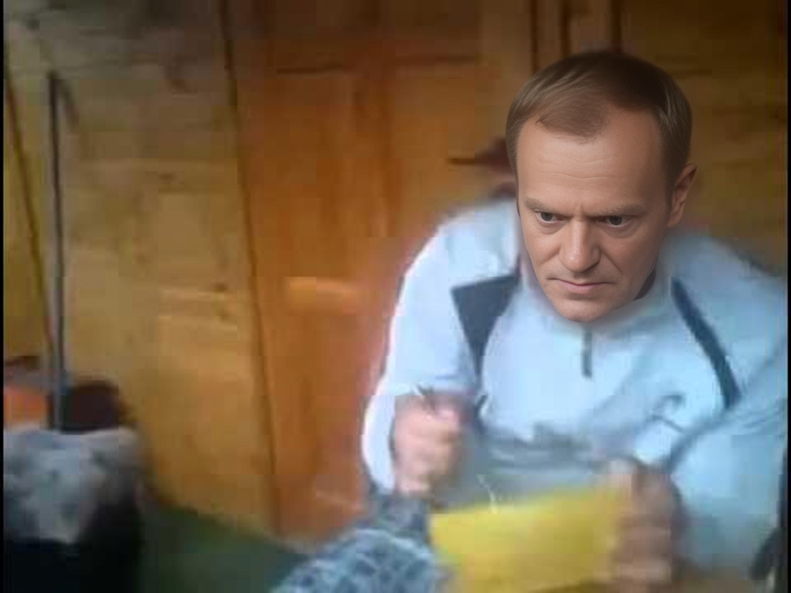 ZZadzior's tweet photo. Krzyyyyysiuuuu, Krzyyyyysiuuuu jem zupę i zadłużam Polskę na prawie 2 mld dziennie ✋ https://t.co/iDVJmpCWhM