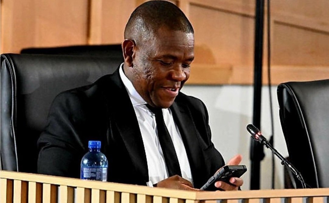 julste111's tweet photo. ‼️Thank you General Nhlanhla Mkhwanazi 
They are falling on their swords General
#MadlangaCommission https://t.co/BvyDYUWsjs
