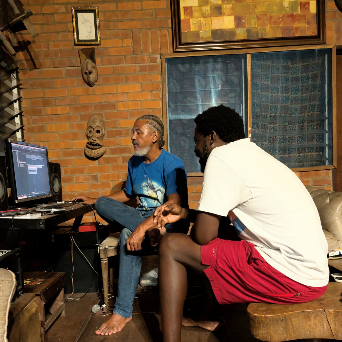 MutomboDaPoet's tweet photo. Want to take a moment not just to thank but to salute @panjianoff who easy understood the sound that I wanted and the vision I had. Many days and nights we discussed, argued and I learnt a few things from him. Panji took both my beats and vocals to the next level https://t.co/ebfQBZkltZ