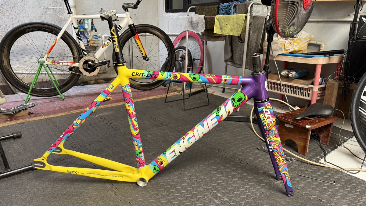 farhanwindia's tweet photo. FS : Frameset Engine 11 Crit - DCC 2025 inc seatpost amoeba vitra sz XS (48 C-T), kondisi mulus kaya baru

Harga : 12 JT Nego tipis

Lokasi : Bogor Utara 

WA : 0813-6699-8854

 #fnfjb https://t.co/81NWm4JwYv